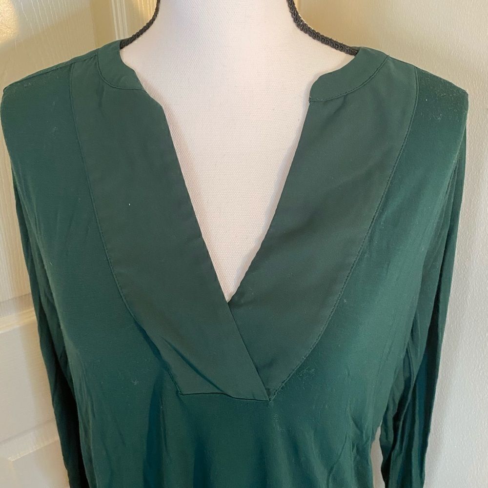 White House Black Market, emerald green blouse - Picture 2 of 7